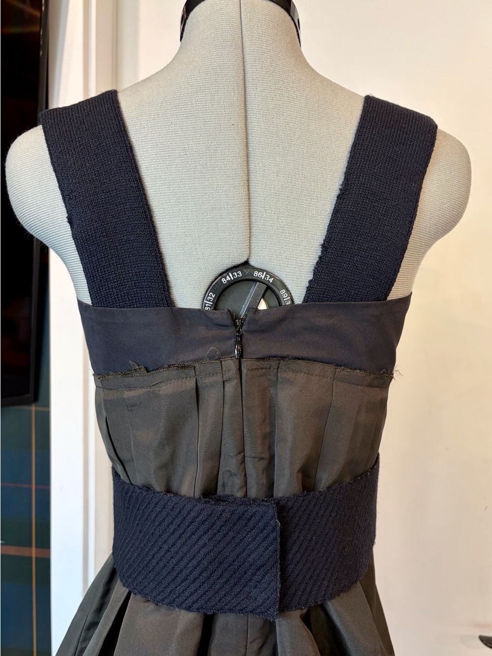 Prada VTG ‘06 Runway Look #8, Olive Taffeta Midi, Satin Bodice, knit straps, 38 - Picture 9 of 16